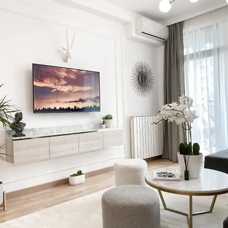 Lolita Lux - Waterfront Apartment Belgrade