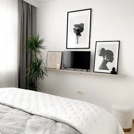 Lolita Lux - Waterfront Apartment Belgrade