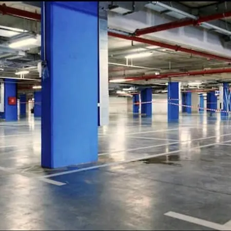 Lolita Lux - Waterfront Βελιγράδι