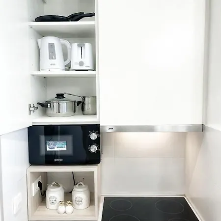 Lolita Lux - Waterfront *